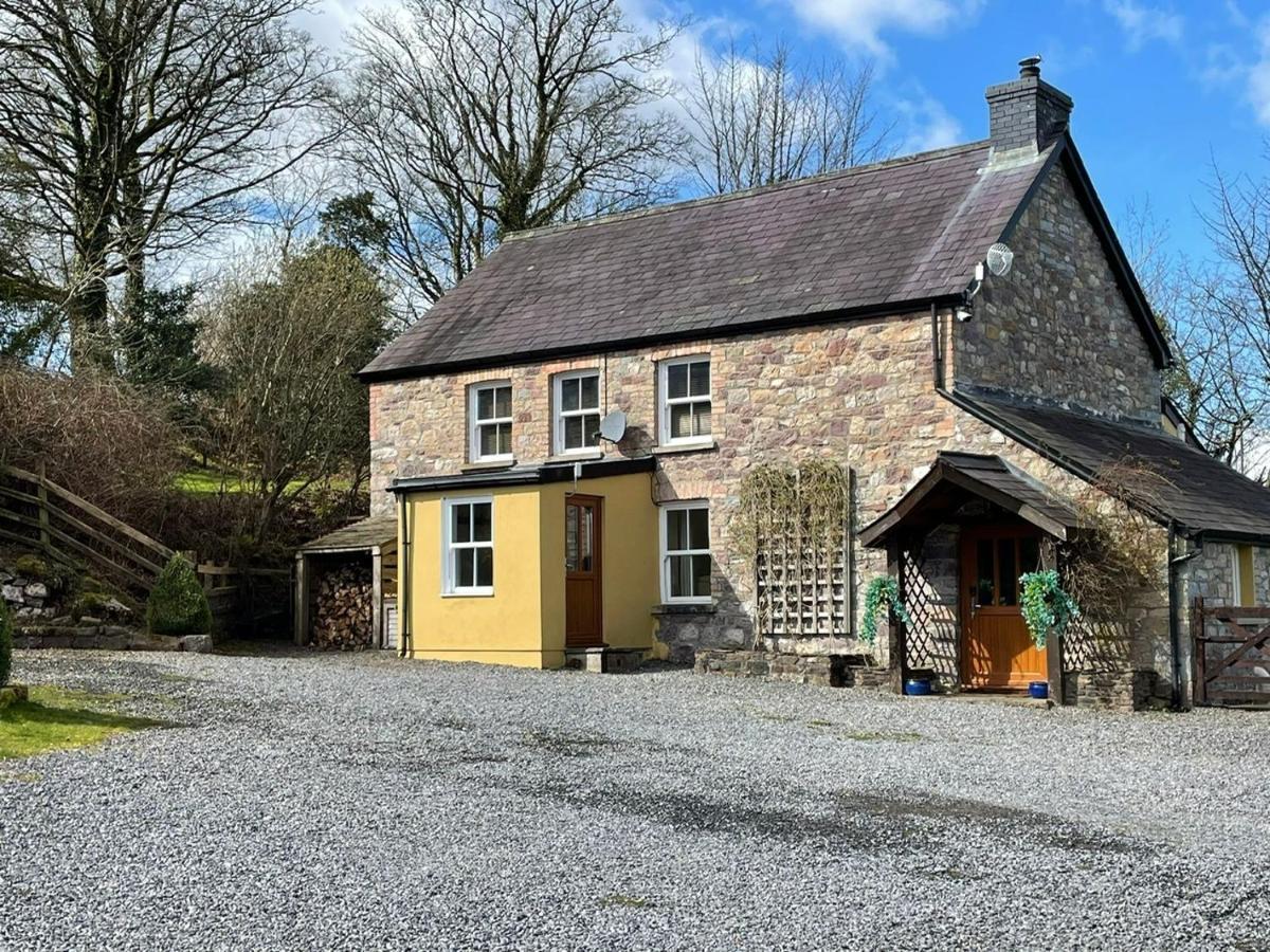 Rhiwddu Barns Villa Llangadog Exterior foto