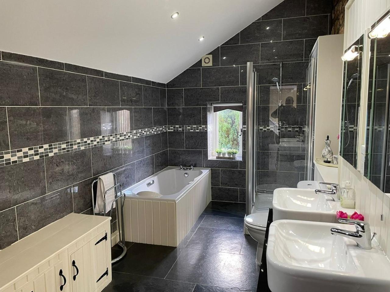 Rhiwddu Barns Villa Llangadog Cameră foto